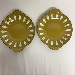Two CATHRINEHOLM 8.5” Scampi Plates Butterscotch with White Lotus Glossy VGVC